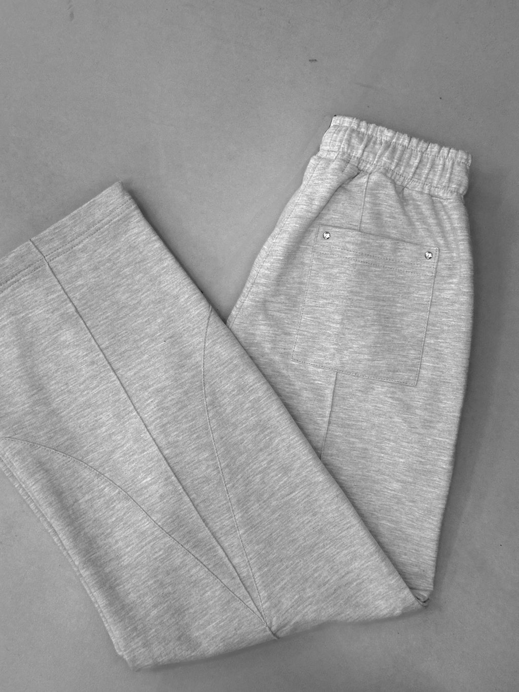 Sweatpants relaxed and essential